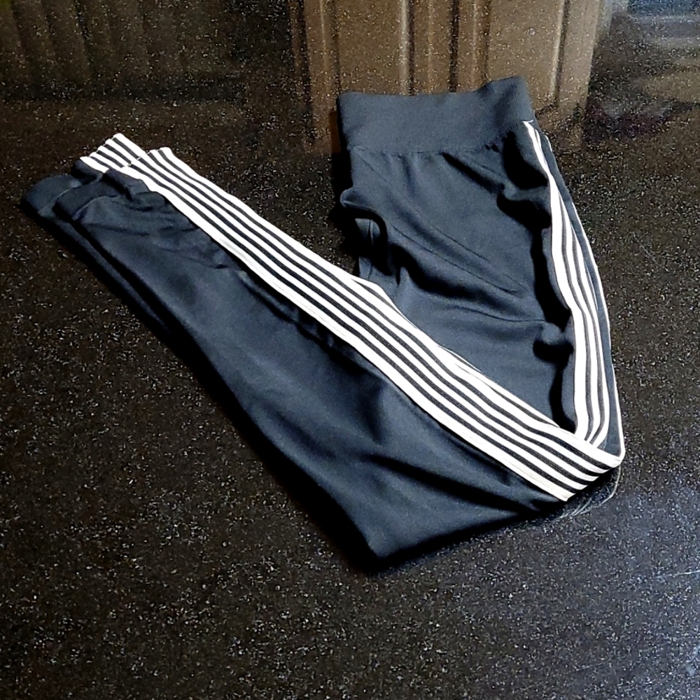 NWOT Smoothing Doorman Legging